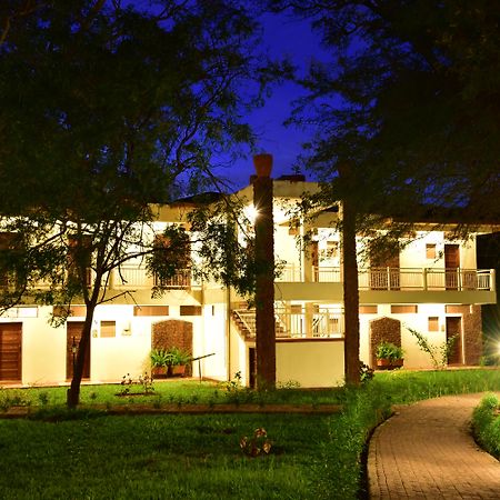 Hunters Lodge Twaandu Esterno foto