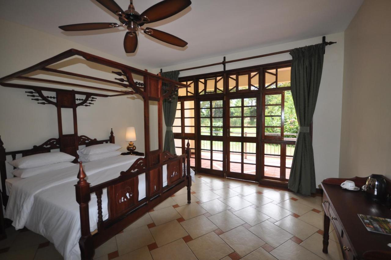 Hunters Lodge Twaandu Esterno foto