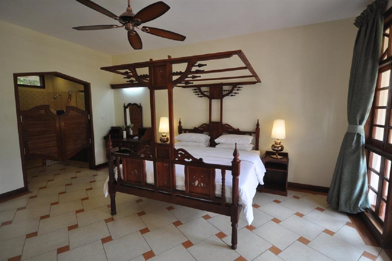 Hunters Lodge Twaandu Esterno foto